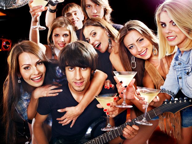gitarla-k%C4%B1z-tavlama..jpg